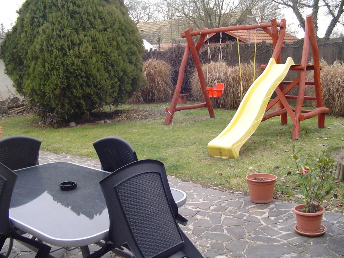 Villa Ametyst Sturovo Exterior photo